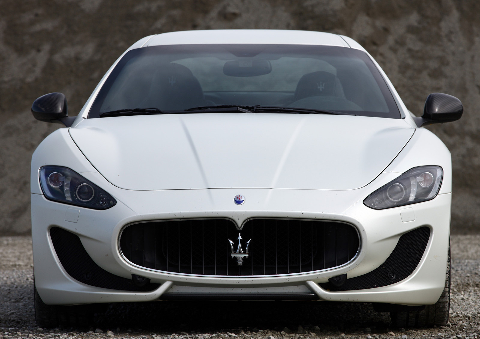 Maserati Gran Turismo Front grill view