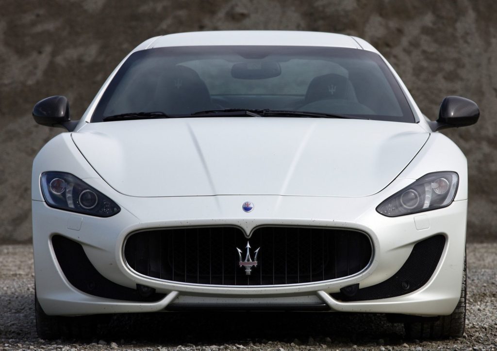 Maserati-Gran-Turismo-Front-grill-view