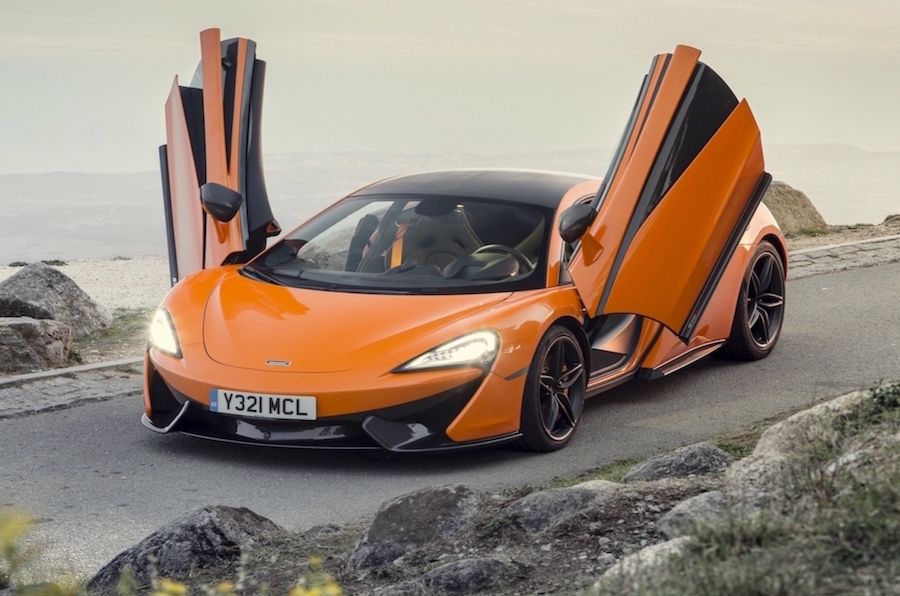 McLaren-570S-Coupe-Doors-open